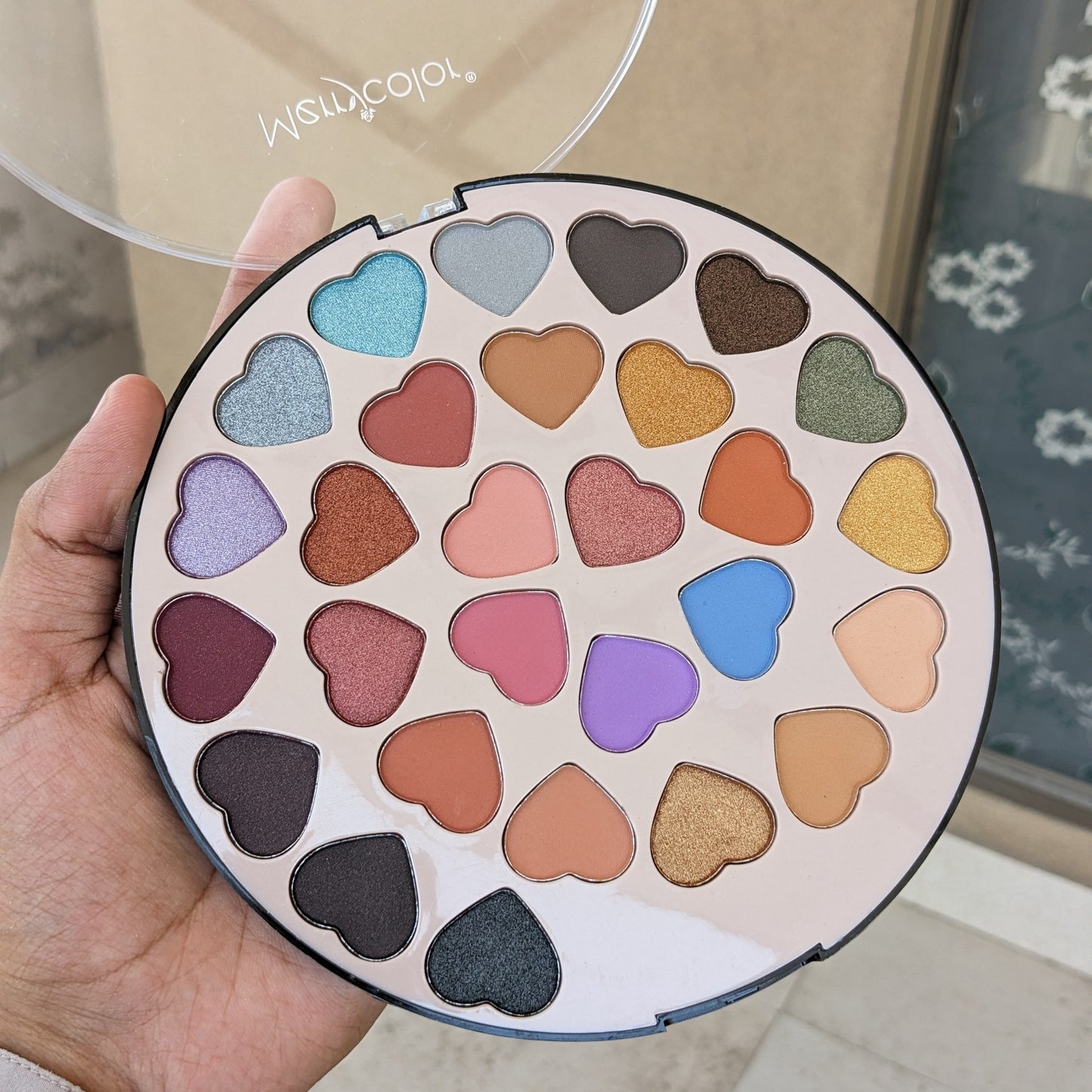 Merrycolor Courtesy Hearts Round Eyeshadow Palette