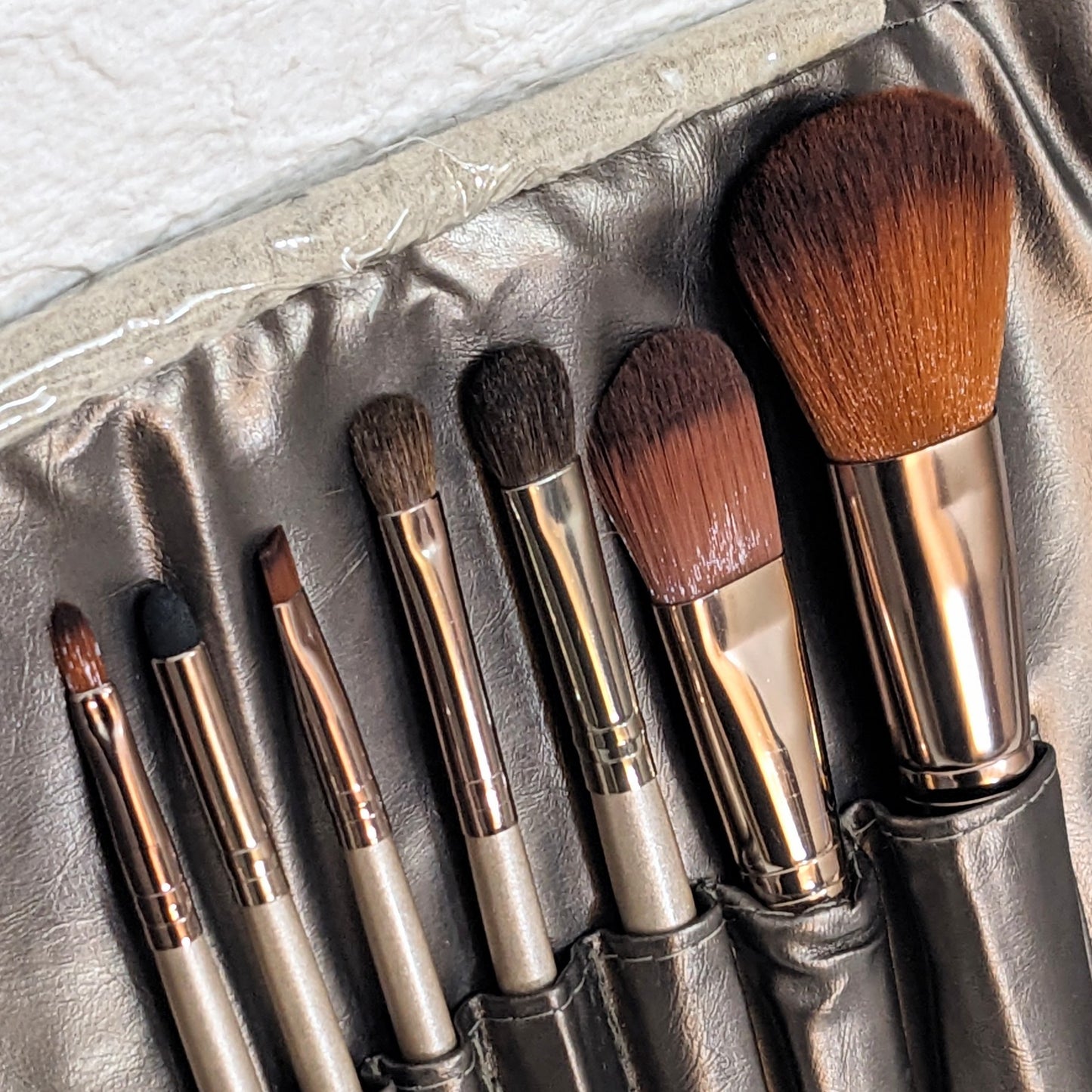 Makeup Brushes Set with Leather Pouch