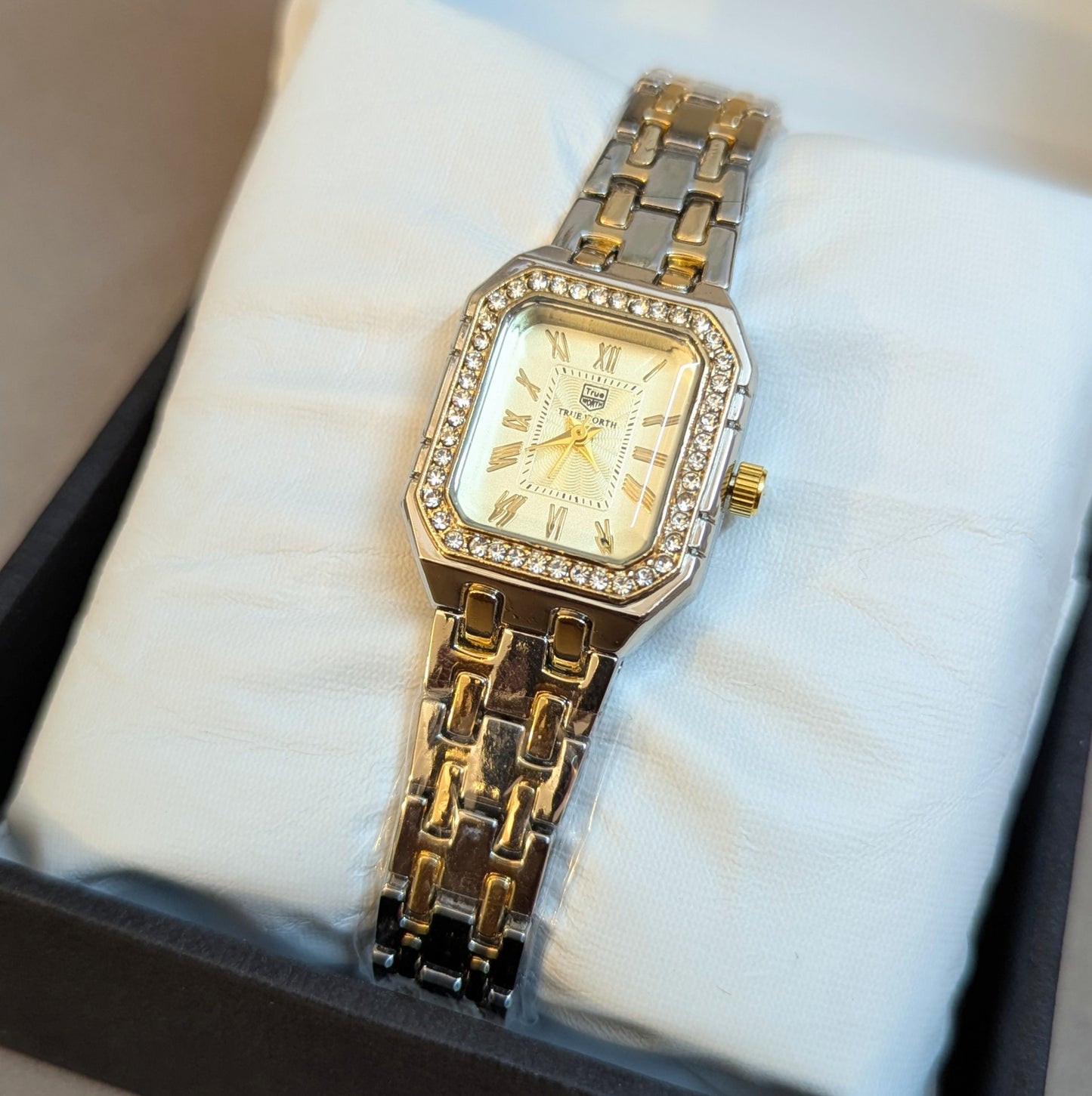 True Worth Ladies Chain Watch 4