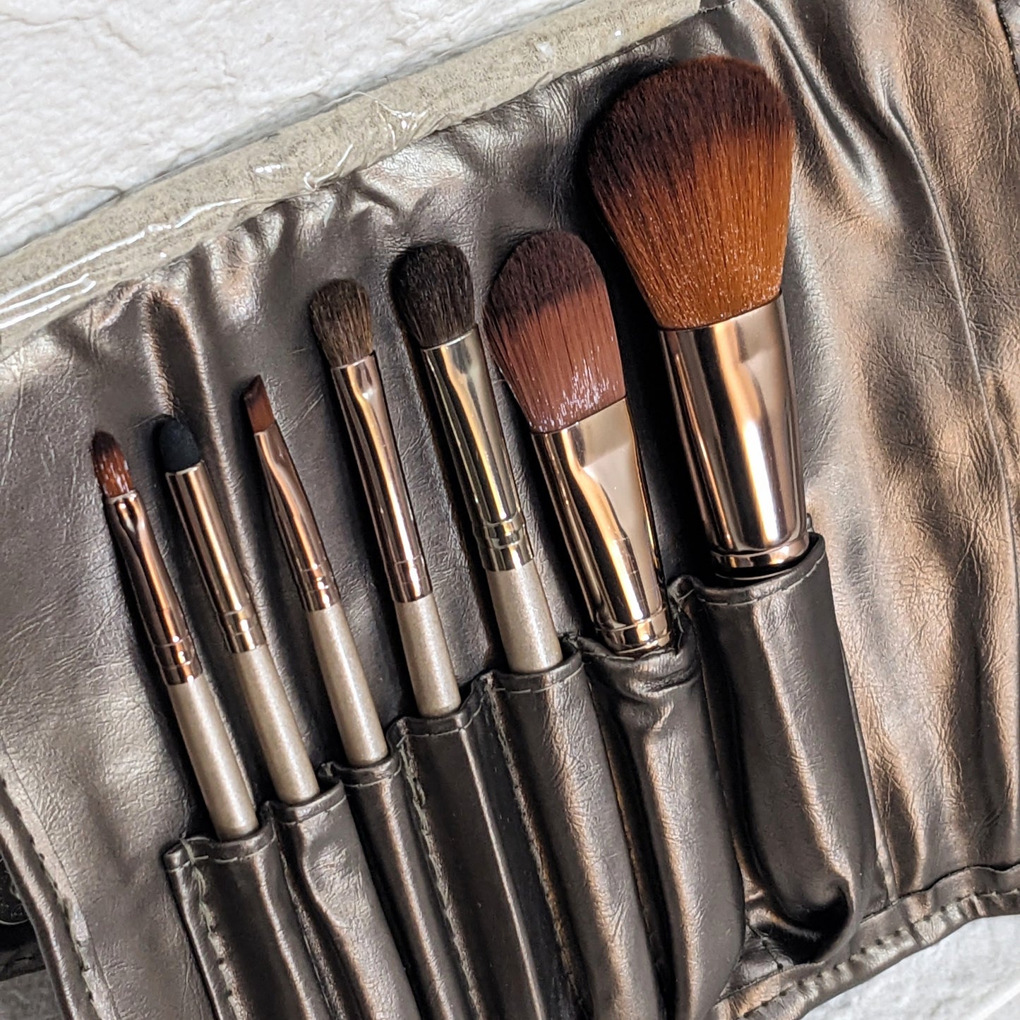 Makeup Brushes Set with Leather Pouch